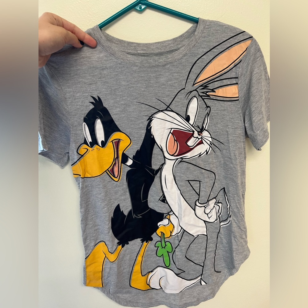 🎈Medium graphic looney tunes tee